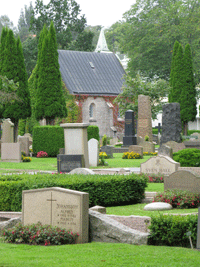 Kistgravar p Dunkehalla kyrkogrd